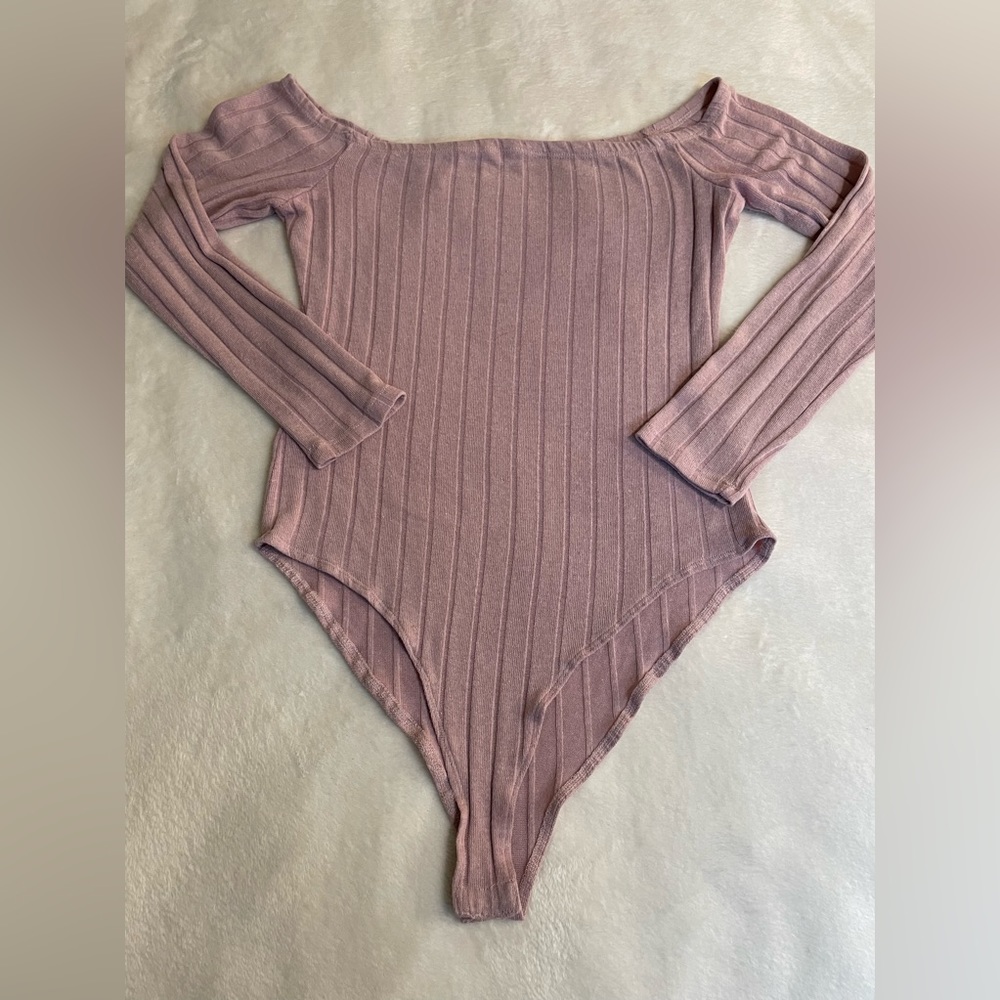 Off the shoulder Charlotte Russe Bodysuit. Size M. Light Rose.